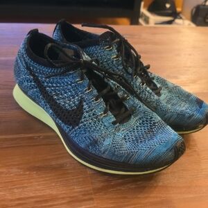 Men's Nike Flyknit Racer Tennis Shoes